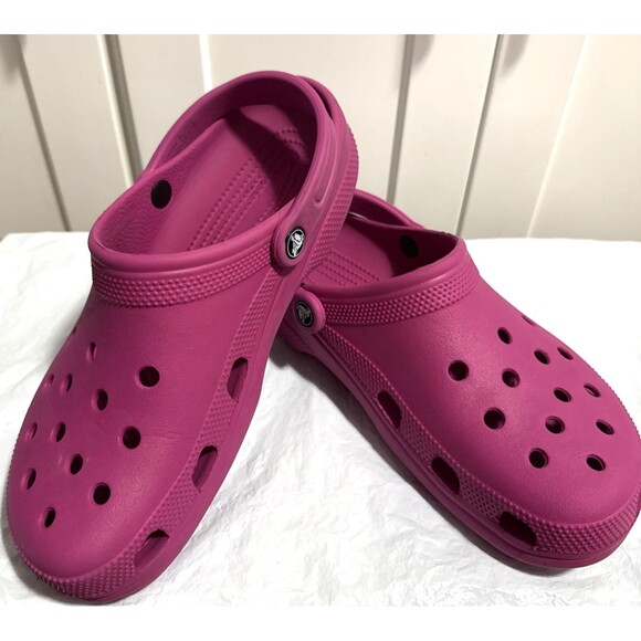 Unisex Pink Crocs Classic Clogs Slip On Slippers Women's 11 Men's 9 Comfort - Picture 1 of 9